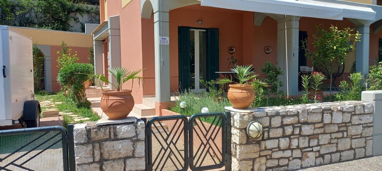 Adi'S Apartment On The Beach Barbati Exterior foto